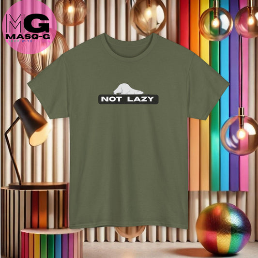 T-shirt met "Not Lazy" en Ijsbeer Design - Beschikbaar in Meerdere Kleuren, Casual en Comfortabel