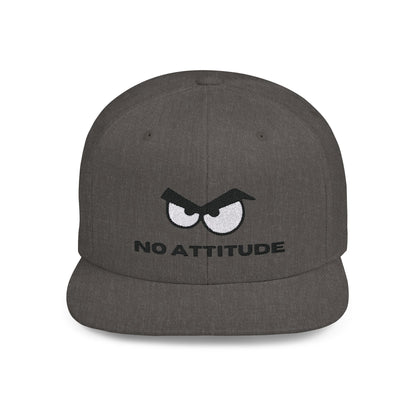 Een stoere dark heather snapback cap met een opvallend ontwerp van boze ogen. De pet heeft een platte klep en een verstelbare sluiting aan de achterkant. De woorden "No Attitude" zijn in een gedurfde stijl op de voorkant geborduurd, wat de cap een krachtige uitstraling geeft. De kleuren zijn donker en intens, waardoor de boze ogen extra opvallen. Perfect voor iedereen die een statement wil maken met hun hoofddeksel.
